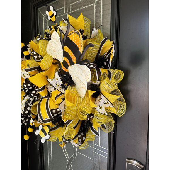 Bee Wreath For Front Door - Picture 7 of 7